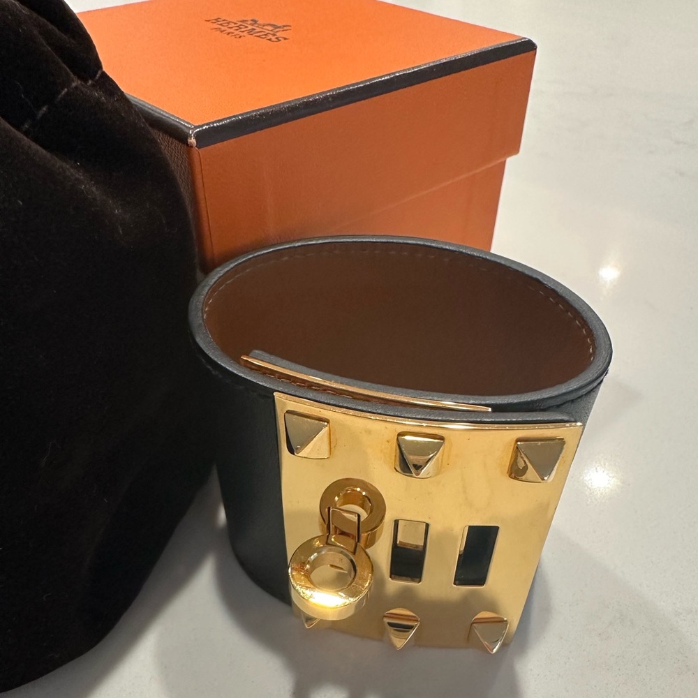 Hermes Kelly gold cuff
